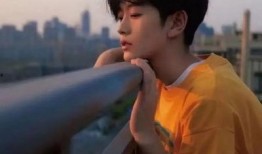 娱乐吃瓜头像男真人,真人生吃瓜头像背后的男星故事